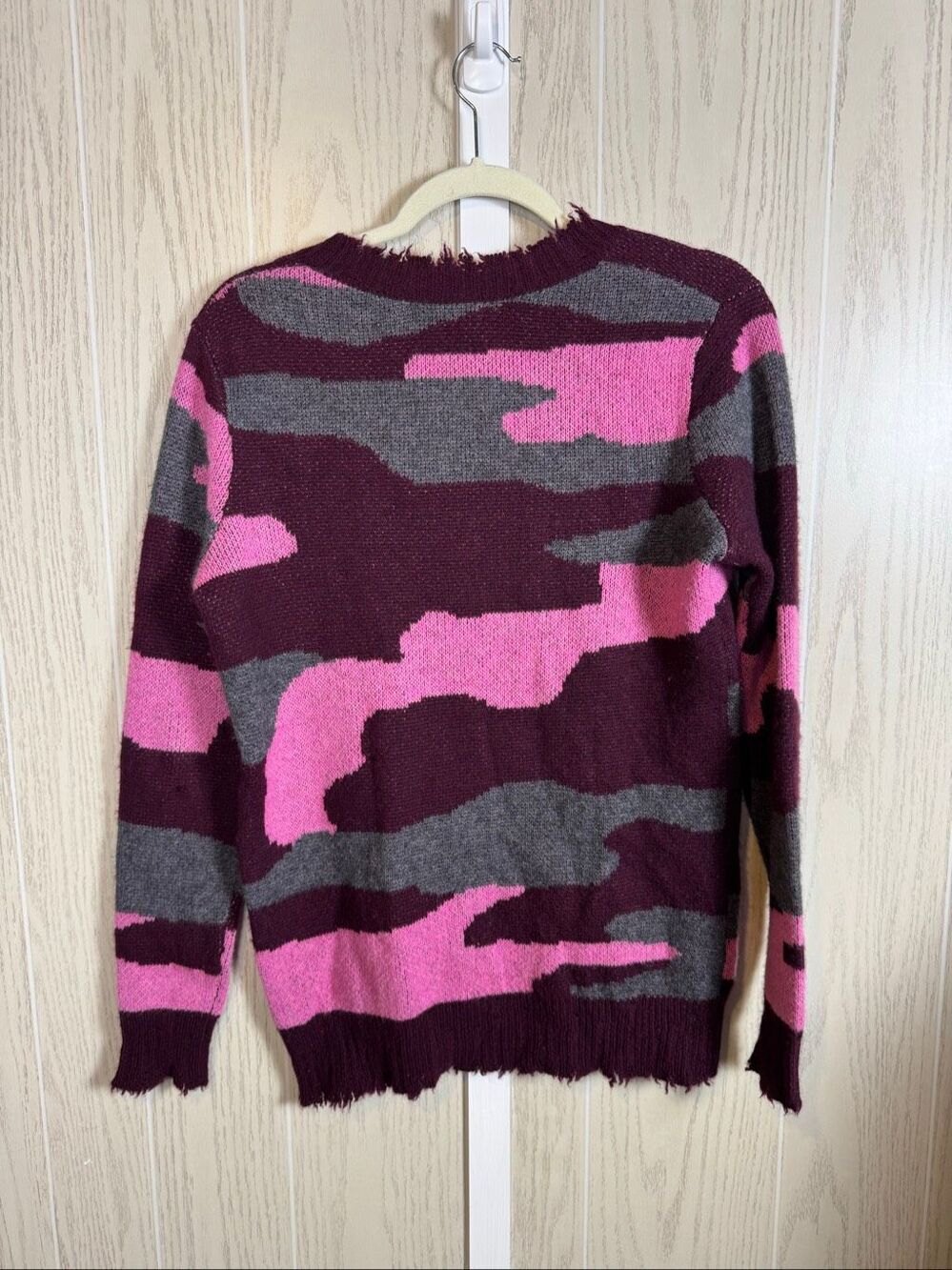 Aqua 100% Cashmere Sweater Camouflage Size Medium Pink Purple Gray Distressed - Picture 3 of 8